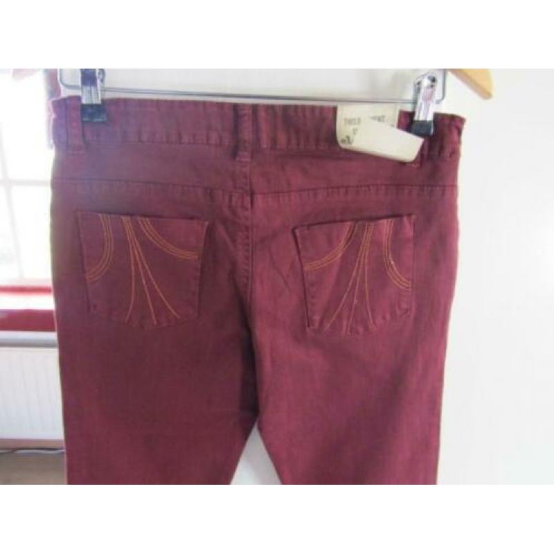 D1833 Knot So Bad S nieuw label skinny jeans wijnrood ritsje