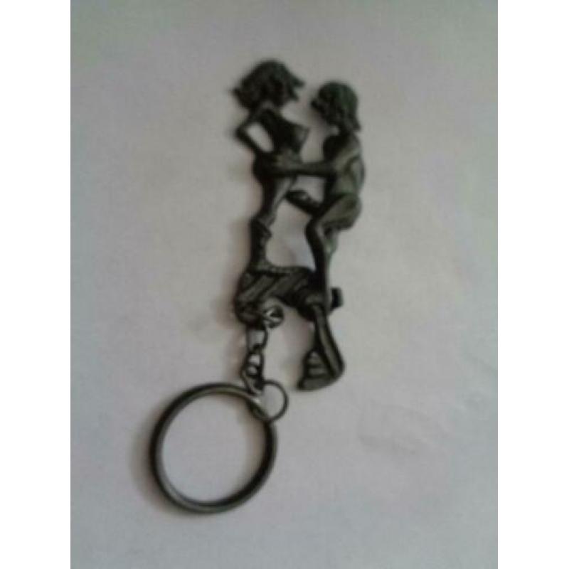 Unieke vintage sleutelhanger 2 liefdebedrijvende mensen