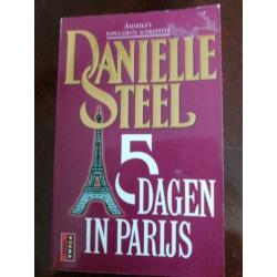 "5 dagen in Parijs", van schrijfster : Danielle Steel.