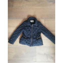 Burberry, een leuke zwarte tussenjas. Mt 128.