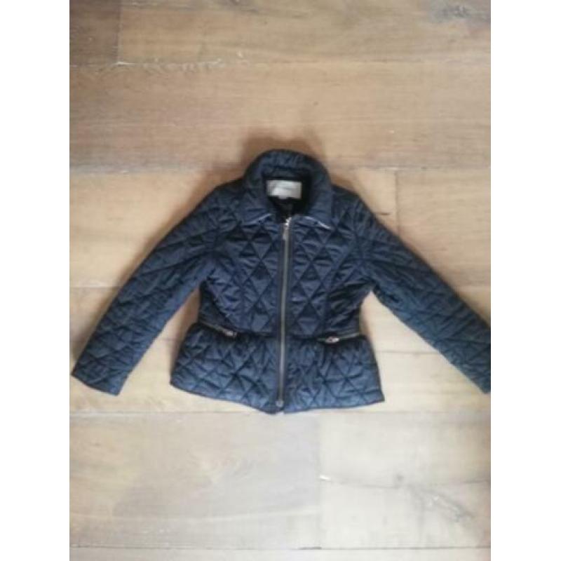 Burberry, een leuke zwarte tussenjas. Mt 128.