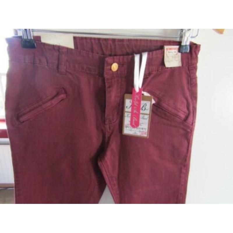 D1833 Knot So Bad S nieuw label skinny jeans wijnrood ritsje
