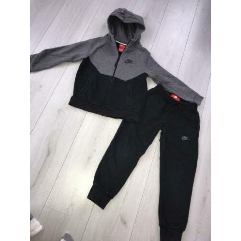 Nike pak maat 122/128 6tot 8 jaar