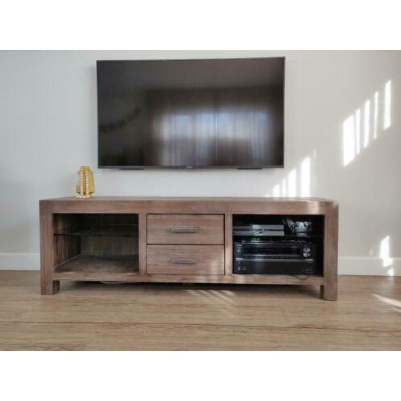 Mooi stoer industriëel tv meubel 160 cm lang tvmeubel