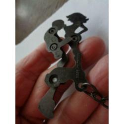 Unieke vintage sleutelhanger 2 liefdebedrijvende mensen