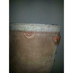 UGG laarzen kleur bruin maat 40