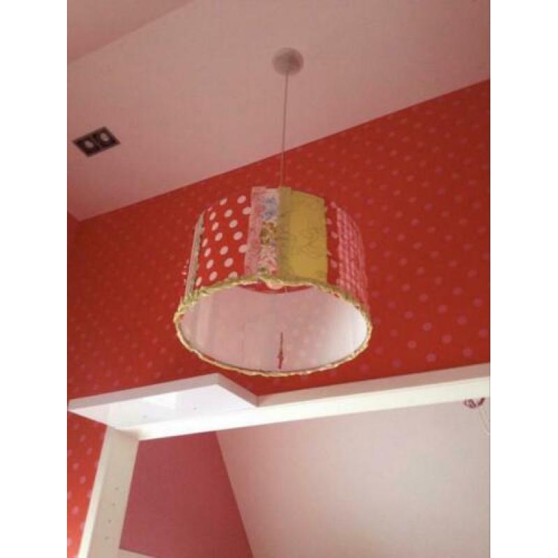 Complete inrichting fuchsia roze meisjeskamer