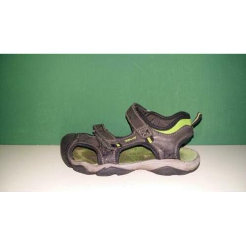 Teva sandalen met neus maat 28