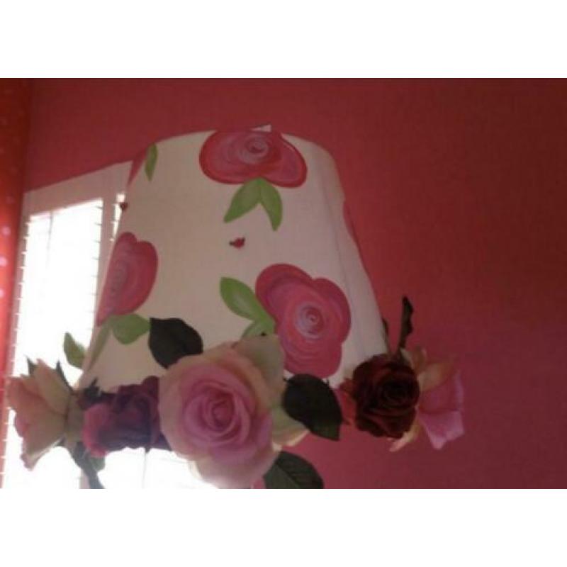 Complete inrichting fuchsia roze meisjeskamer