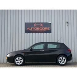 Alfa Romeo 147 1.6 T.Spark Distinctive 5-deurs (bj 2002)