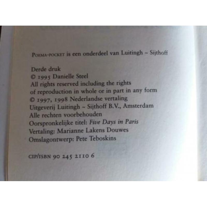 "5 dagen in Parijs", van schrijfster : Danielle Steel.