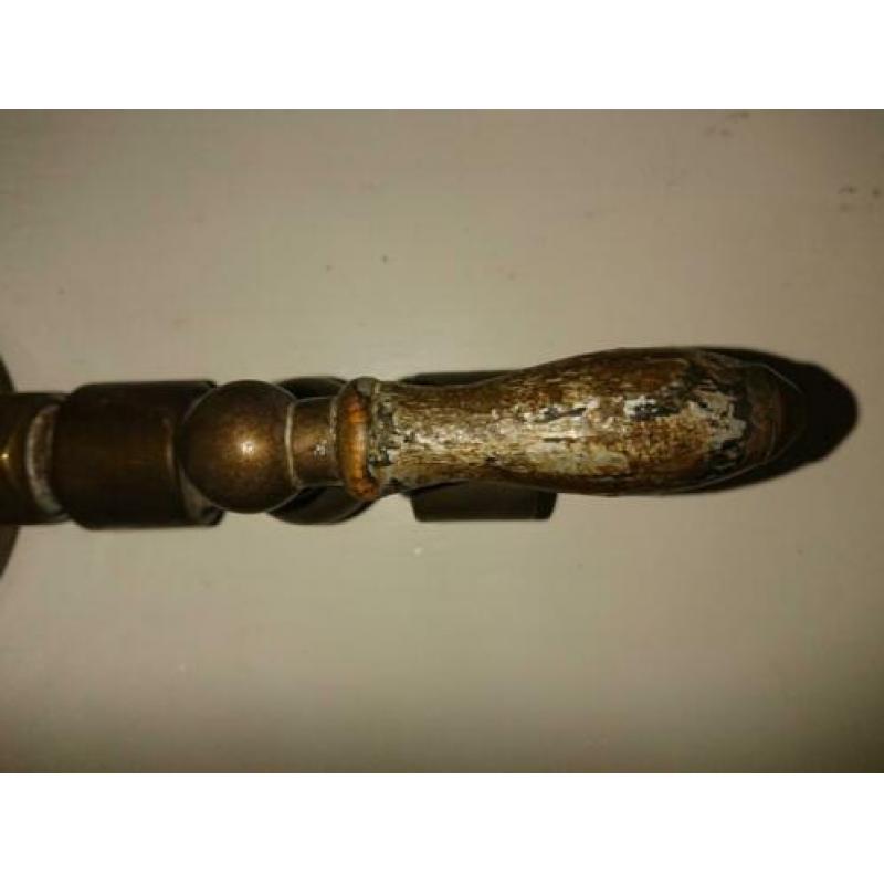 Antieke meter oude waterdruk meter koperen kraan