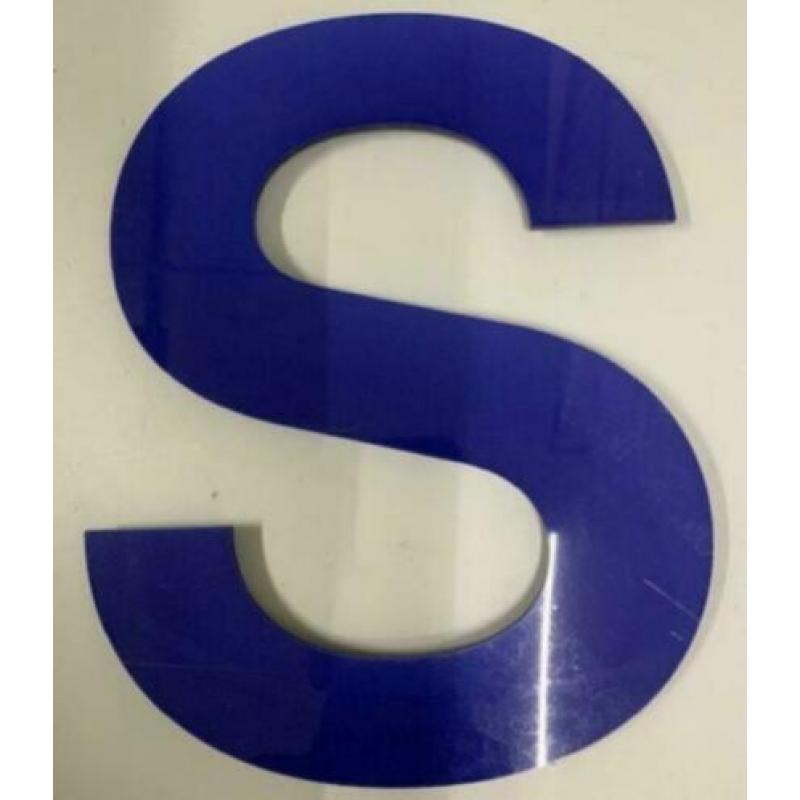 Grote letters blauw