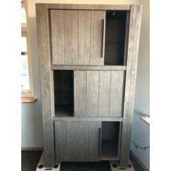 Te koop mooie houten kast en salontafel