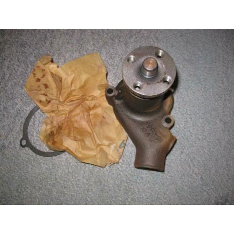 Nieuwe Mercury Comet Waterpomp van het merk TRW. FP1533