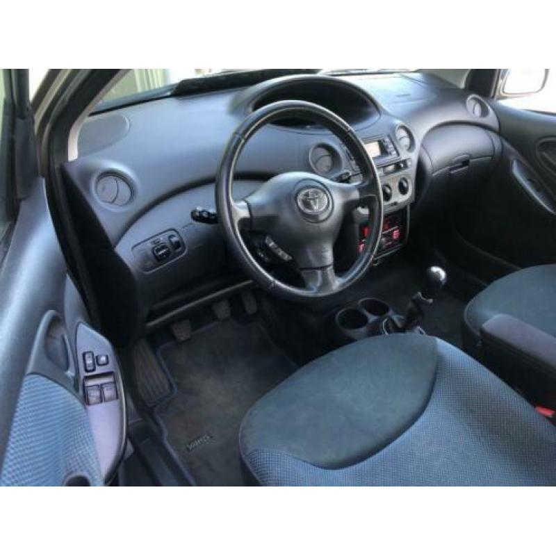 Toyota Yaris 1.3 16V Vvti 5DR 2005 Grijs