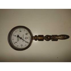 Antieke meter oude waterdruk meter koperen kraan