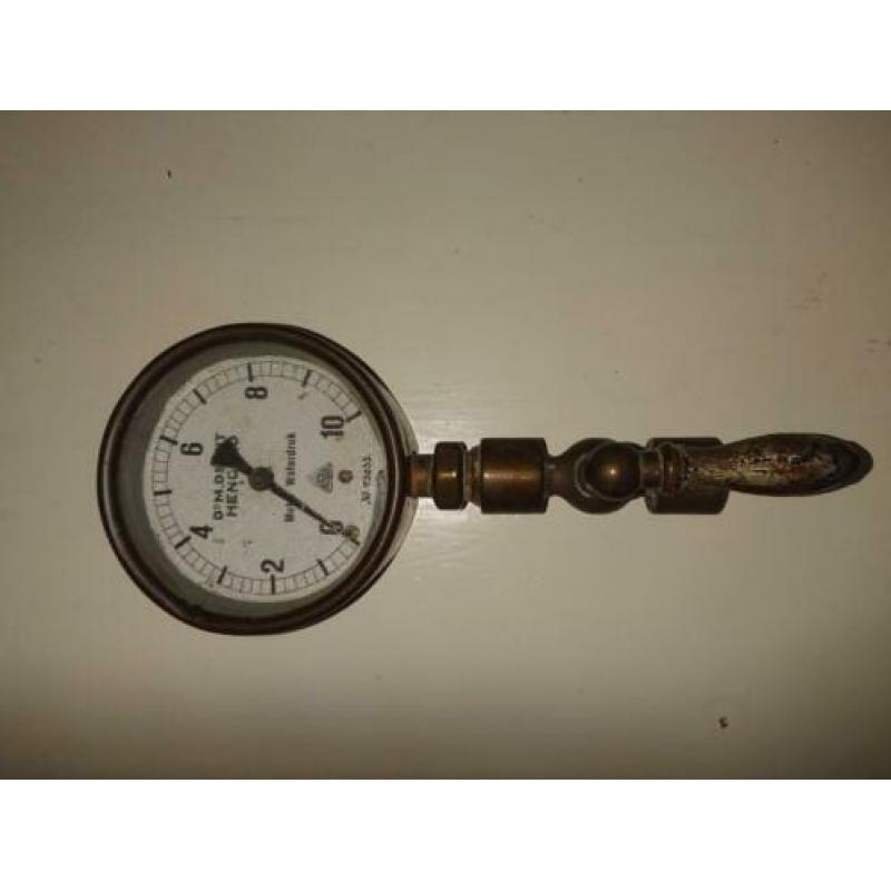 Antieke meter oude waterdruk meter koperen kraan