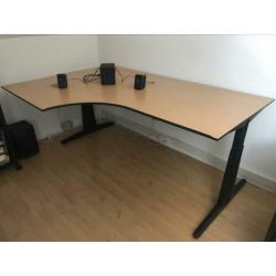 Verstelbaar bureau hout incl boxjes