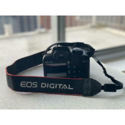 Canon EOS 1000D - ES-S 18-55mm IS Spiegelreflexcamera