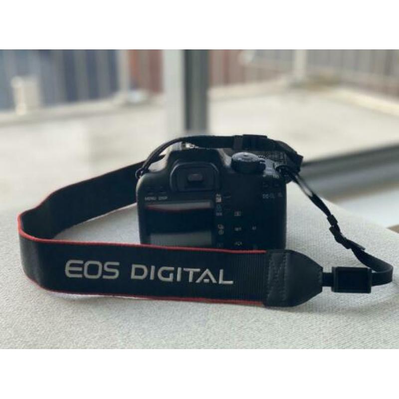 Canon EOS 1000D - ES-S 18-55mm IS Spiegelreflexcamera