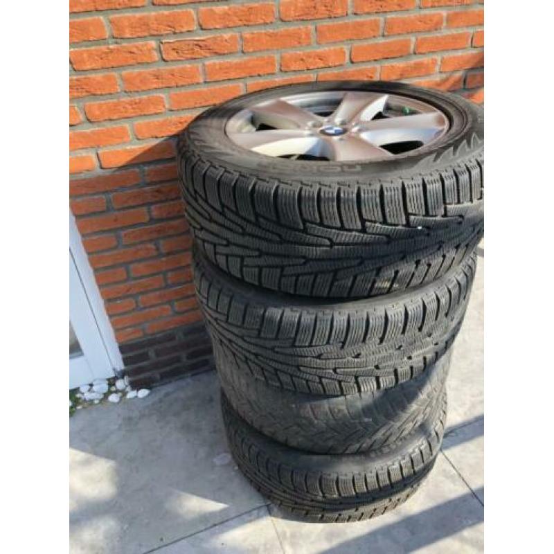 BMW X5 velgen 18 inch met 2 goede winterbanden