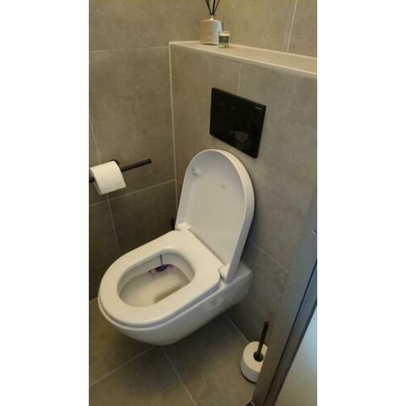 toiletrolhouder hottub
