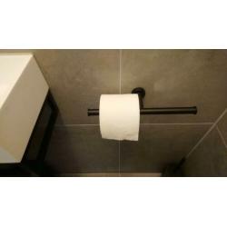 toiletrolhouder hottub