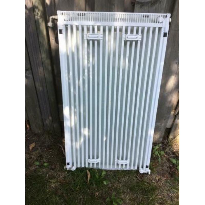 gratis af te halen radiator voor badkamer