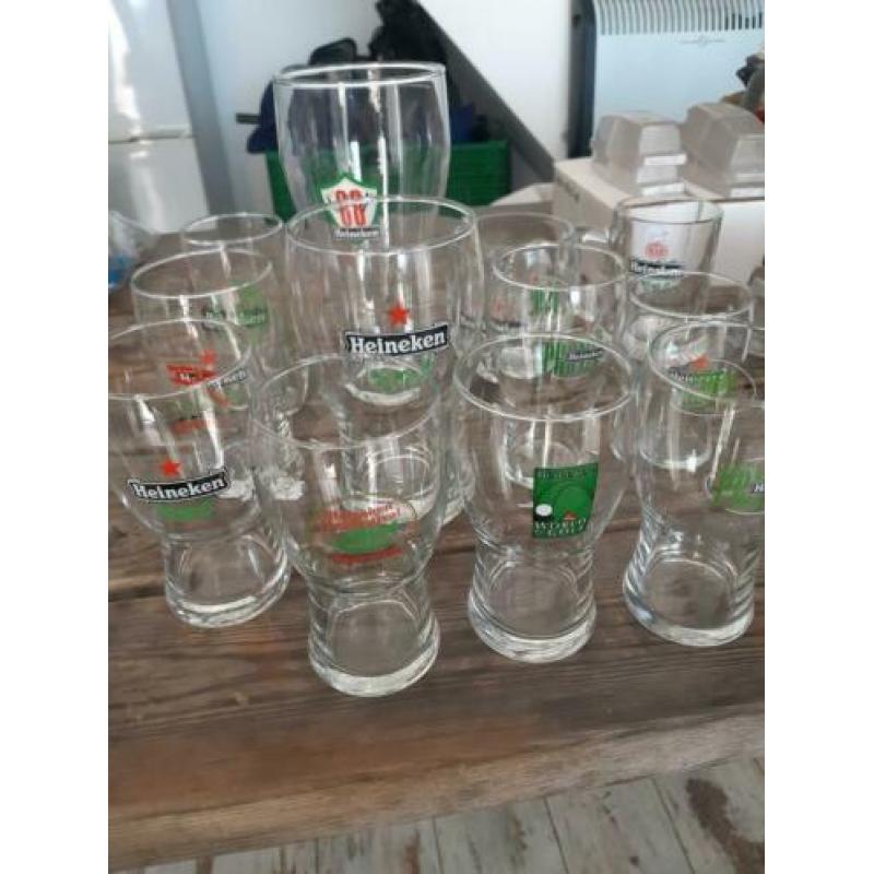 Heineken glazen en pullen