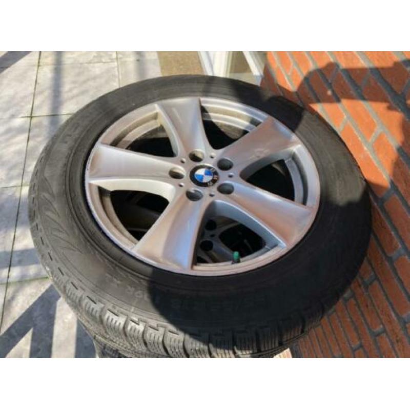 BMW X5 velgen 18 inch met 2 goede winterbanden
