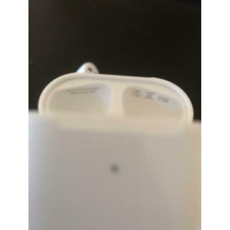 Apple airpods 2