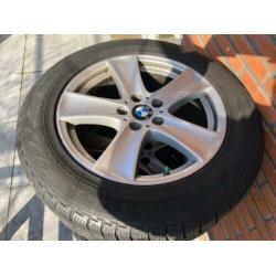 BMW X5 velgen 18 inch met 2 goede winterbanden