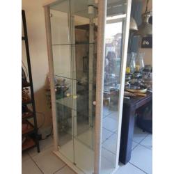 Wit grijs vitrinekast h 175cm×br78cm×d39cm.