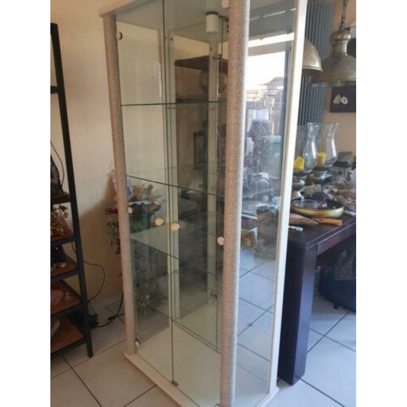 Wit grijs vitrinekast h 175cm×br78cm×d39cm.