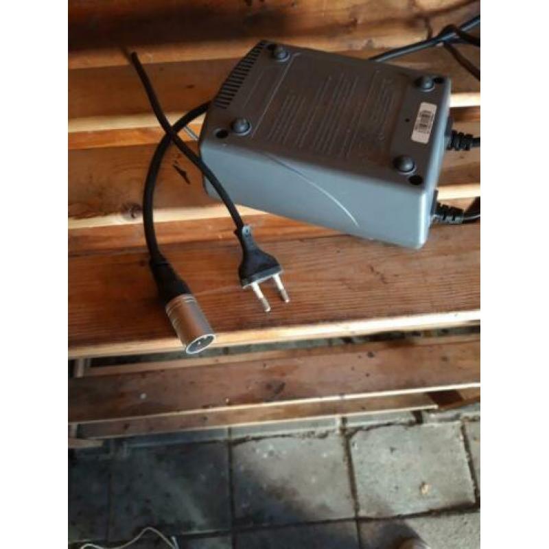 Lader electrische fiets acculader