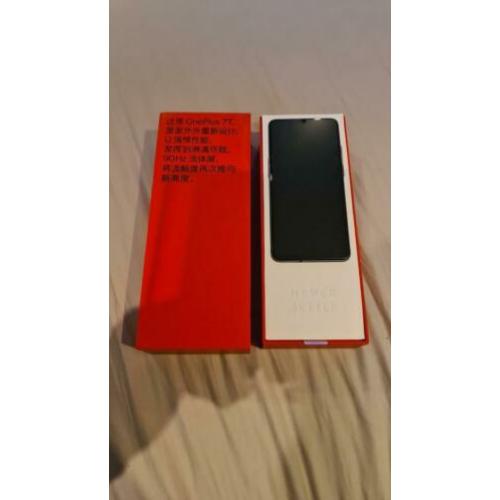 One plus 7t 256GB 3 maanden oud.