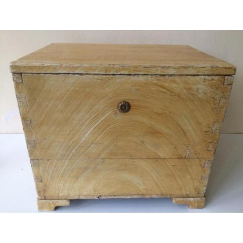 kist speelgoedkist dekenkist hout salontafel Frans
