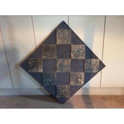 Diverse kunstwerken,wandobjecten gemaakt van oud hout.