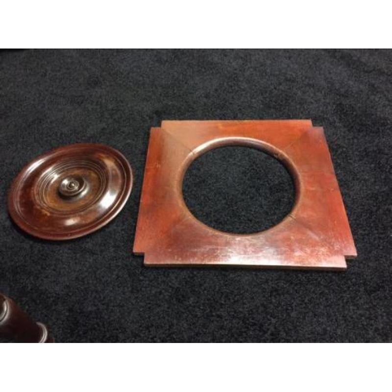Oude kamer toilet pot, een houten wc stoel