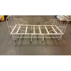Antiek smeedijzeren bed