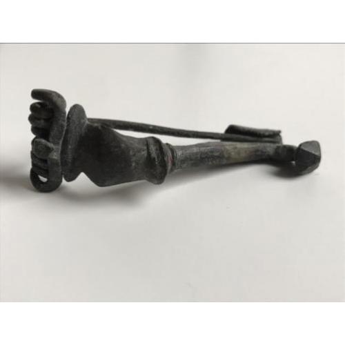 Bodemvondst Romeins brons militaire fibula