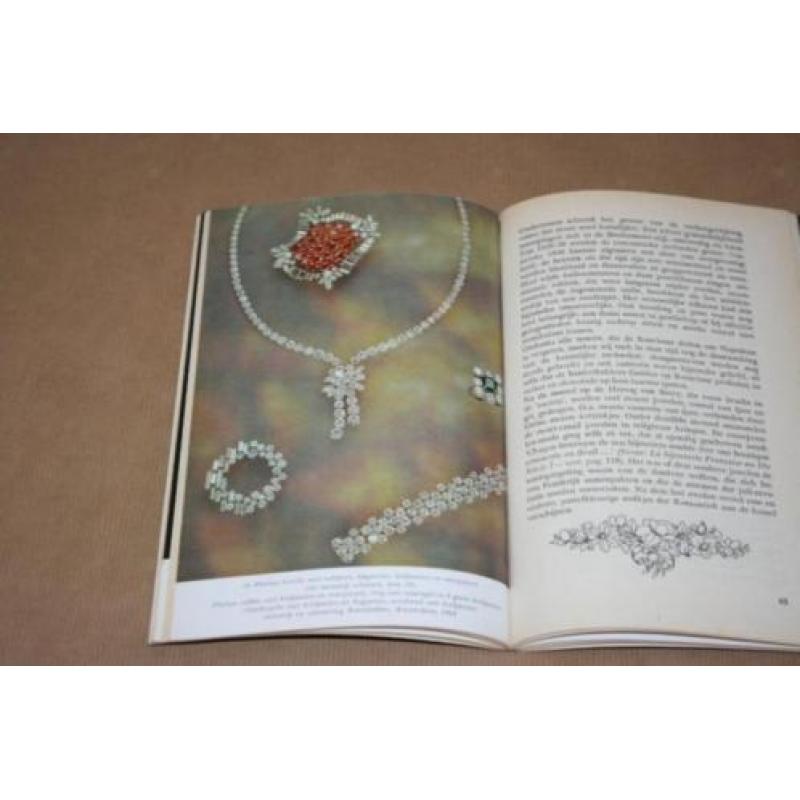 Fraai boek over juwelen !!