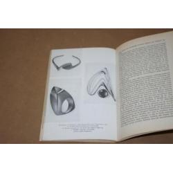 Fraai boek over juwelen !!