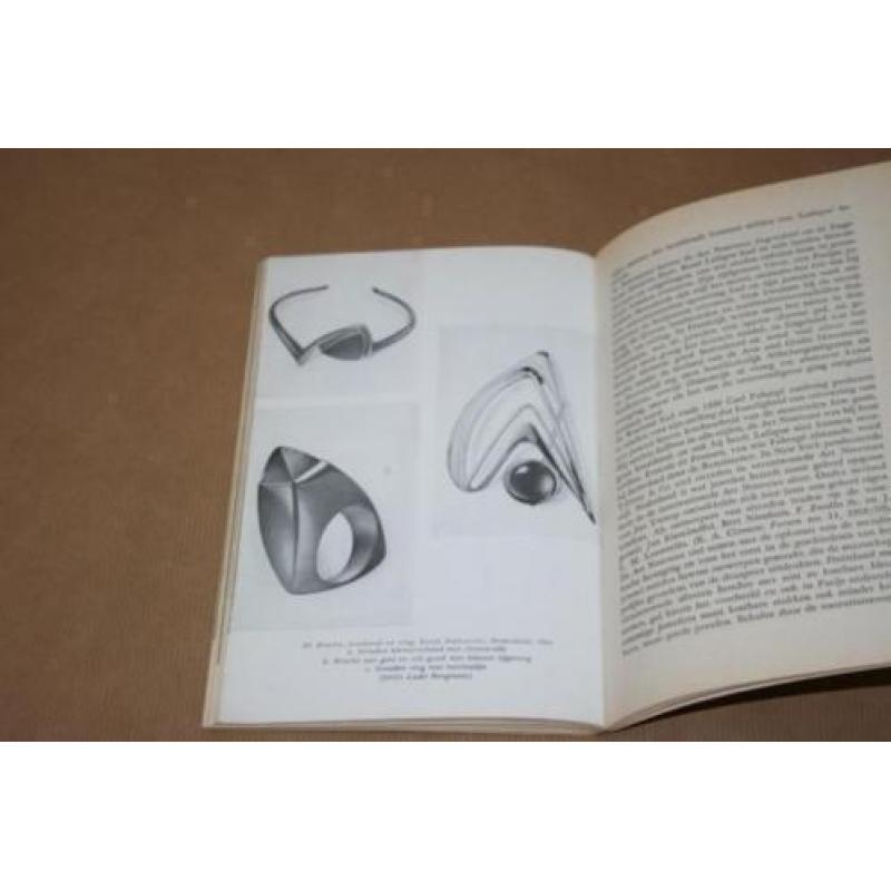 Fraai boek over juwelen !!