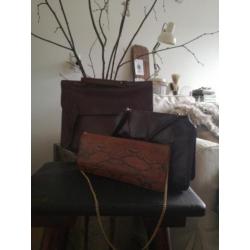 Vintage slangenprint oude damestasjes