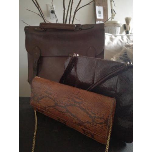 Vintage slangenprint oude damestasjes