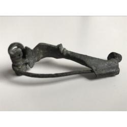 Bodemvondst Romeins brons militaire fibula