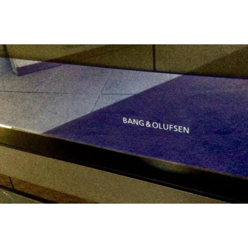 BANG & OLUFSEN TV Model: BEOVISION AV 9000 + Beolink 1000