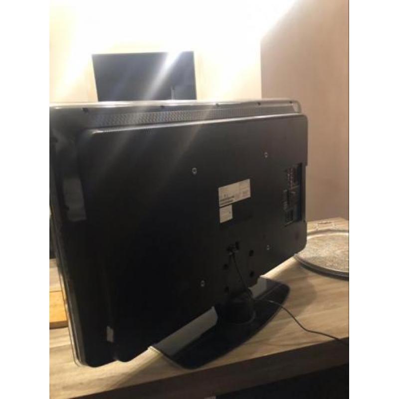 Mooie Philips televisie (94cm)